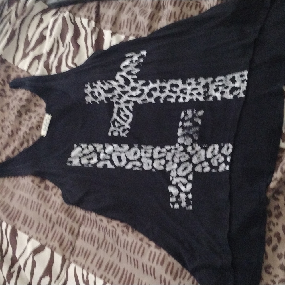 LOVELY CHEETAH 2 CROSSES TANK TOP LONGER IN THE BACK ITS MADE SHORTER IN FRONT